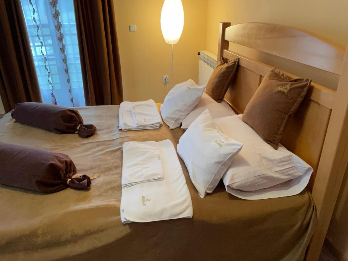Hotel Dva Goluba Pale Exteriör bild