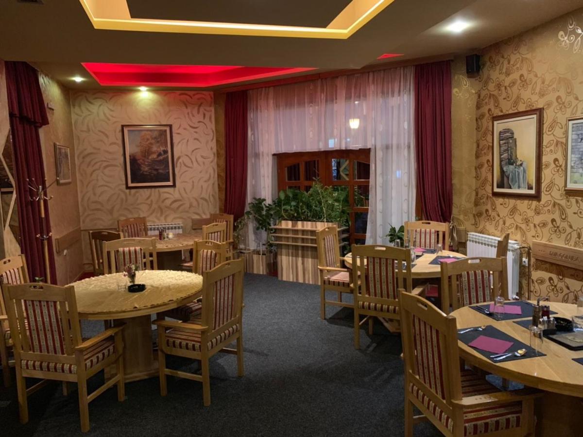 Hotel Dva Goluba Pale Exteriör bild